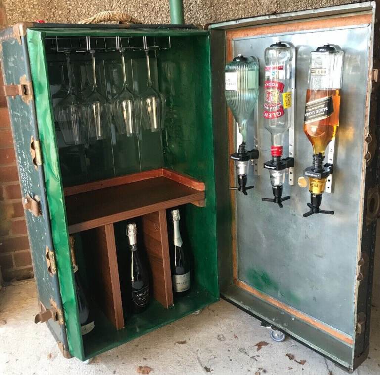 Bar and Drinks Trunk