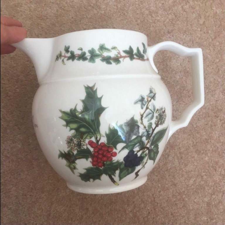 Holly and the ivy jug 