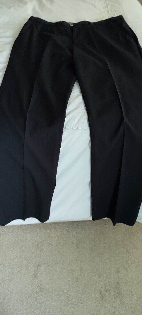 River Island Waist 32 short gents black trousers