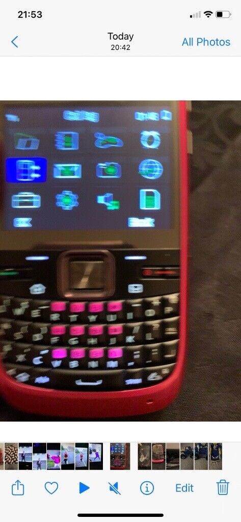 Virgin mobile come with ear phones charger 