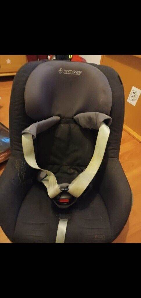 Like new maxi cosi child's car seat