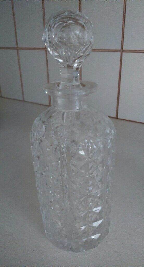 Cut glass decanter with stopper
