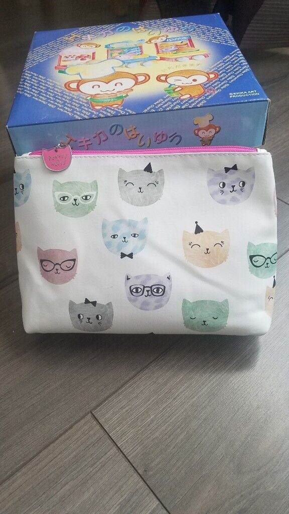 Pretty & Witty Cosmetic bag  £1.5