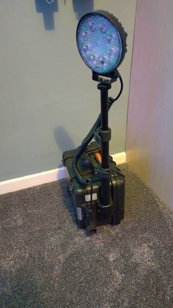 clulite fl7 portable led light system telescopic ip65. free post recovery truck carp fishing