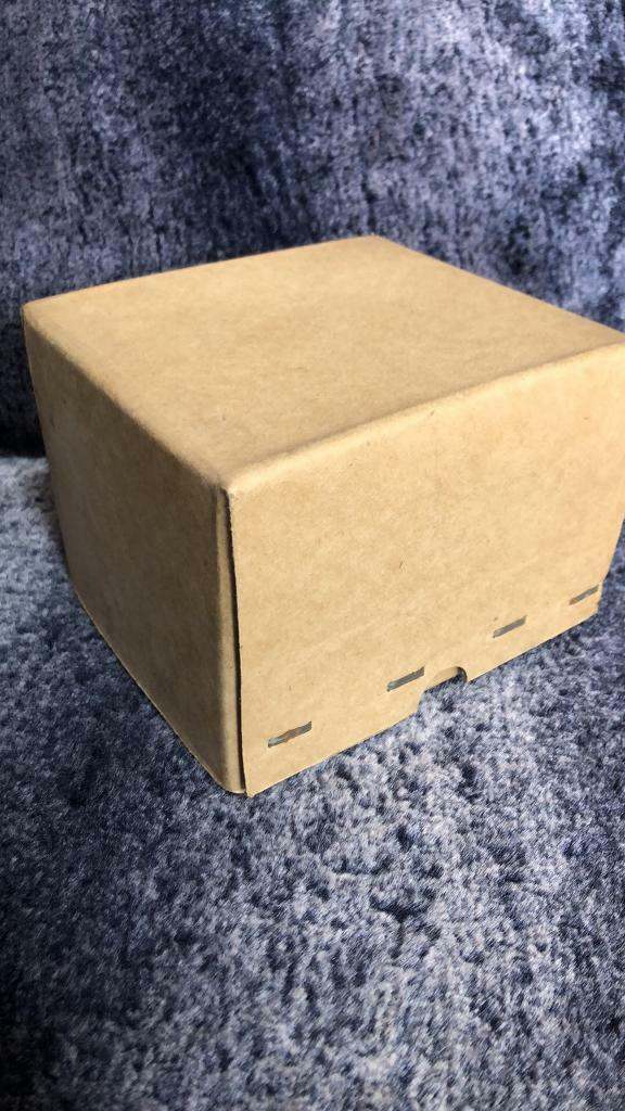 Super strong cardboard boxes with lids for  fragile items 