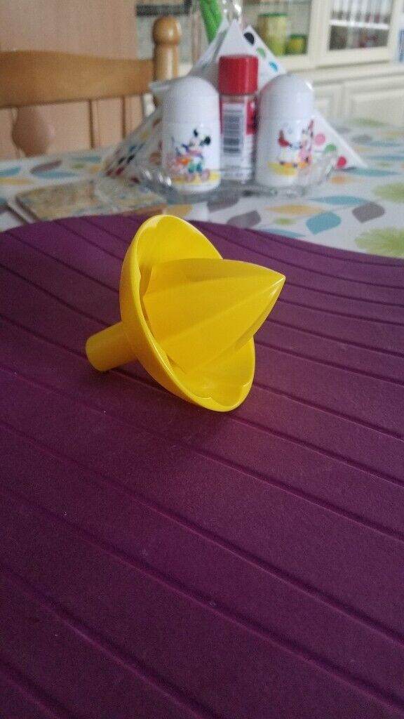 Lemon squeezer juicer for bottle, new  £1.5