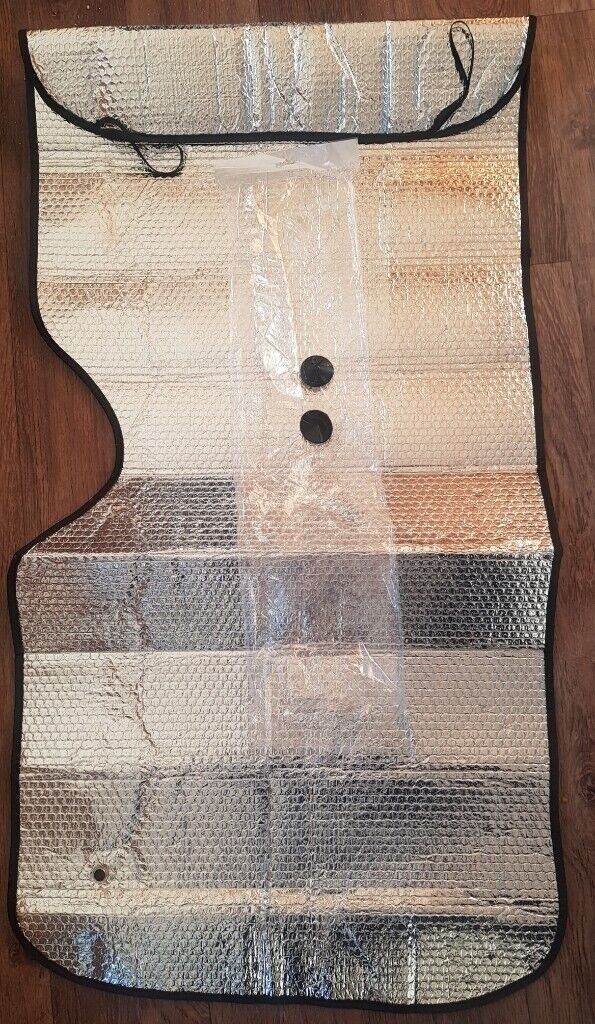 CAR SCREEN SUN PROTECTOR (NEW)