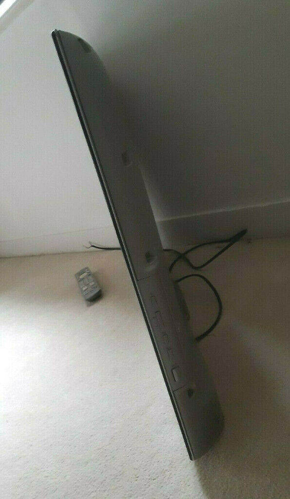 Panasonic Viera TV With Remote 32 inch in gunmetal grey finish