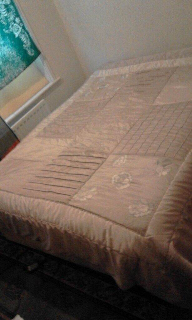 Double bed throw, quilted, super quality, patchwork, quilted