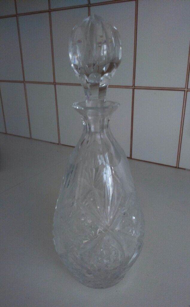 Cut glass decanter with stopper