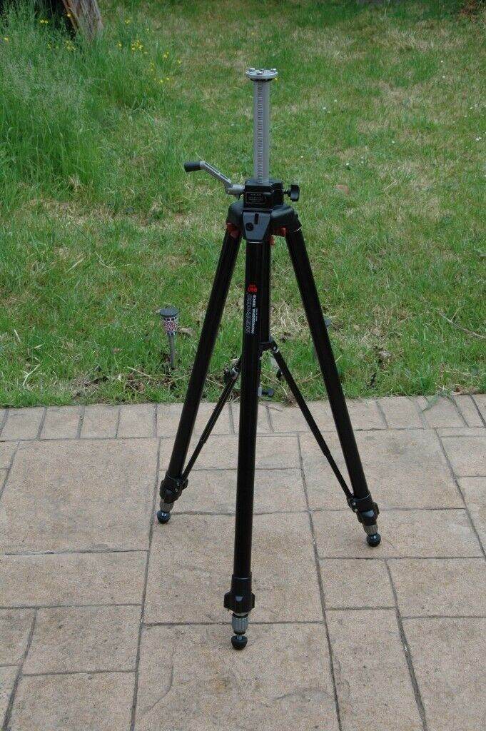 Manfrotto ART 058 professional video / photographic tripod. Unused. 