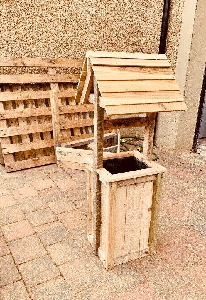 Wooden Flower/Plant Wishing Well Design Planter