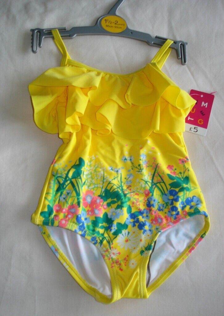 Brand New Girl's Swimming Costume, Buoyant Aid, 2 Arm Bands & Goggles