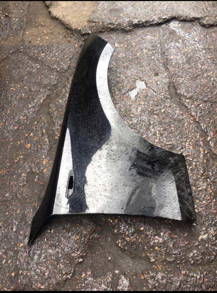 BMW 1 Series 2007 E87 Driver side wing in black clean