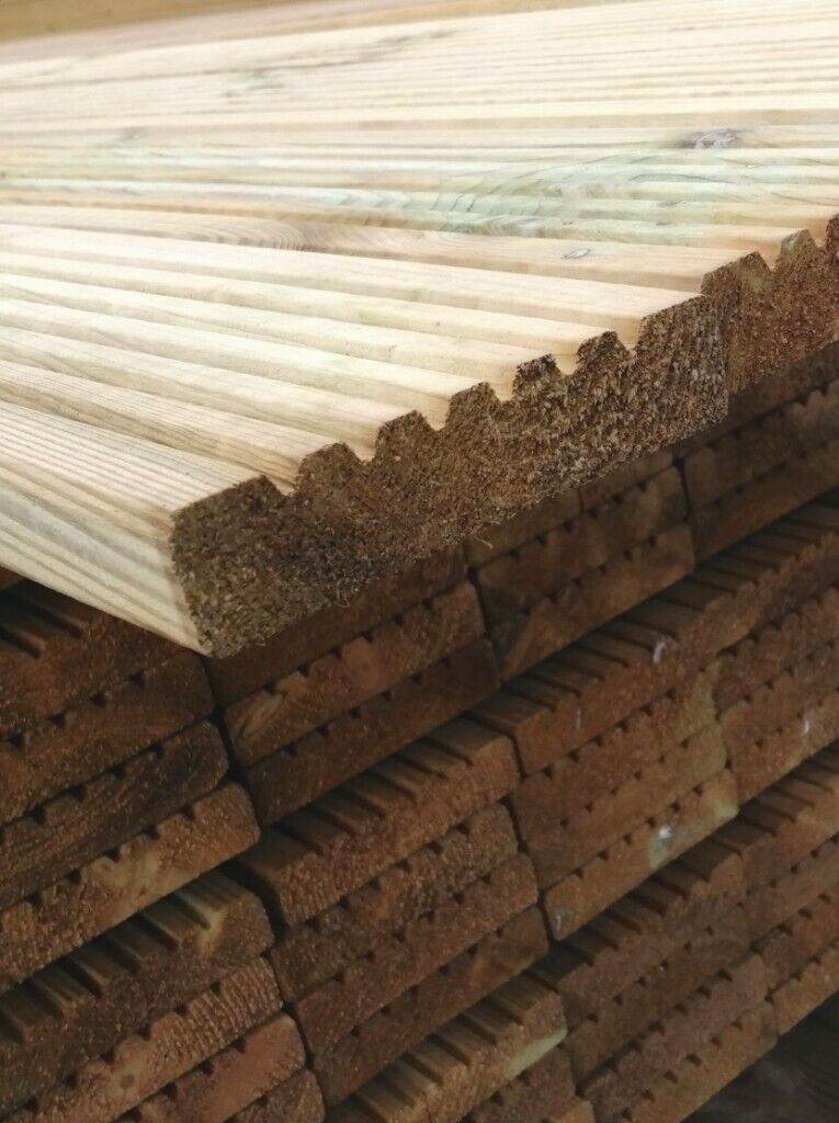 Luxury Decking. 32mm x125mm x 4.8m