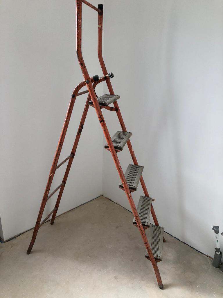 Heavy duty metal steps wooden treads