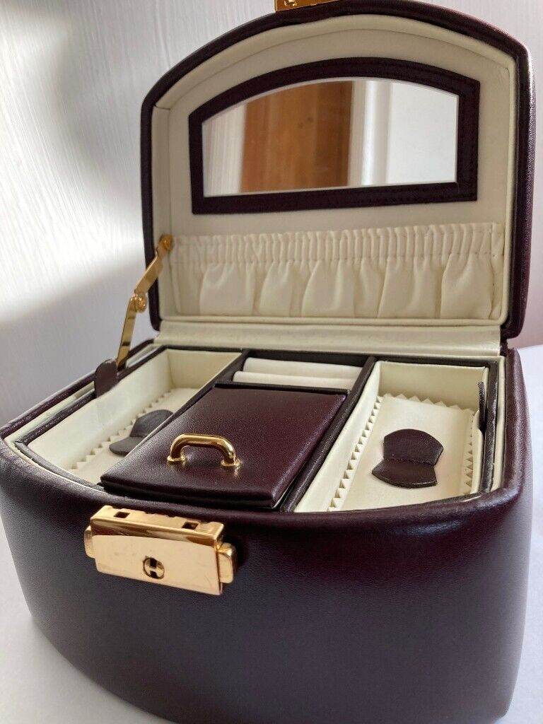 Jewellery box  - leather