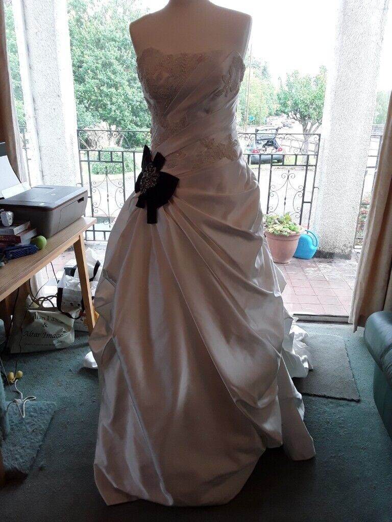 Wedding dress hire