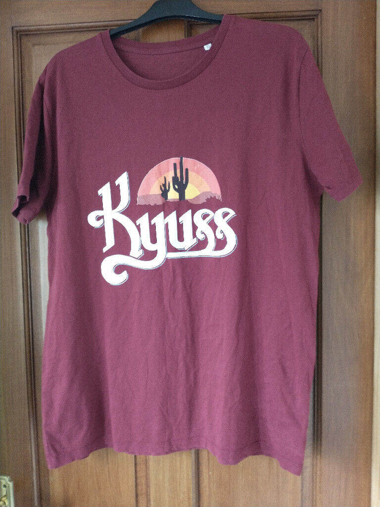  'KYUSS' ROCK BAND t-shirt. MAROON RED. CHEST 42. NEW COND.