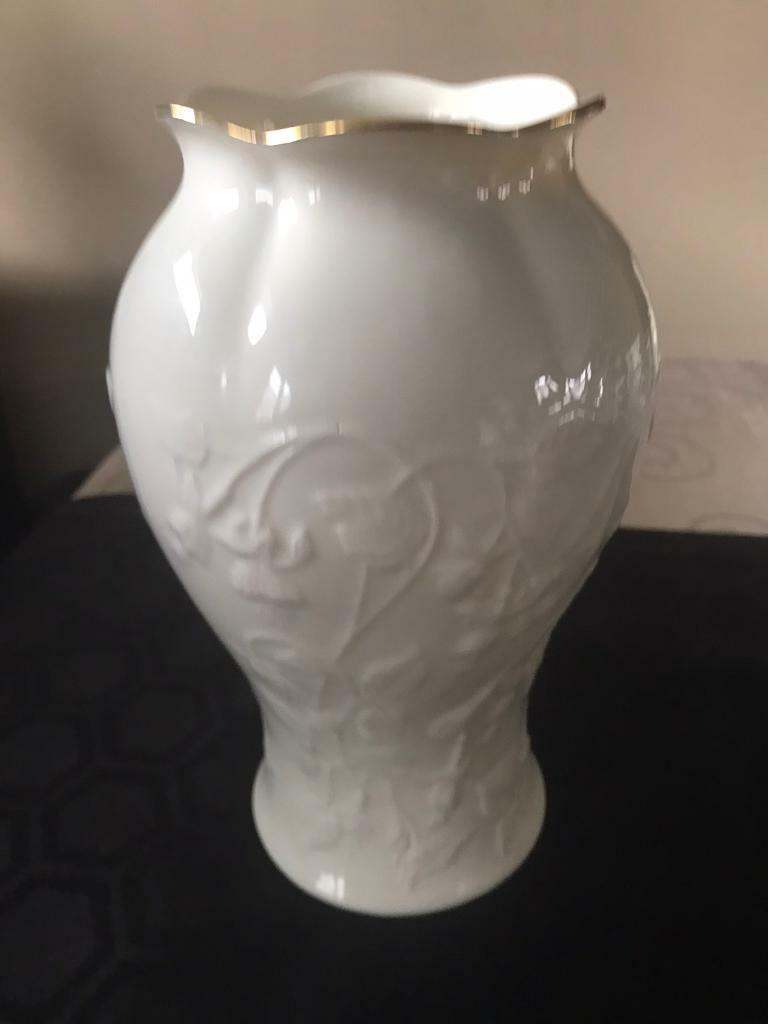 Donegal Parian china vase