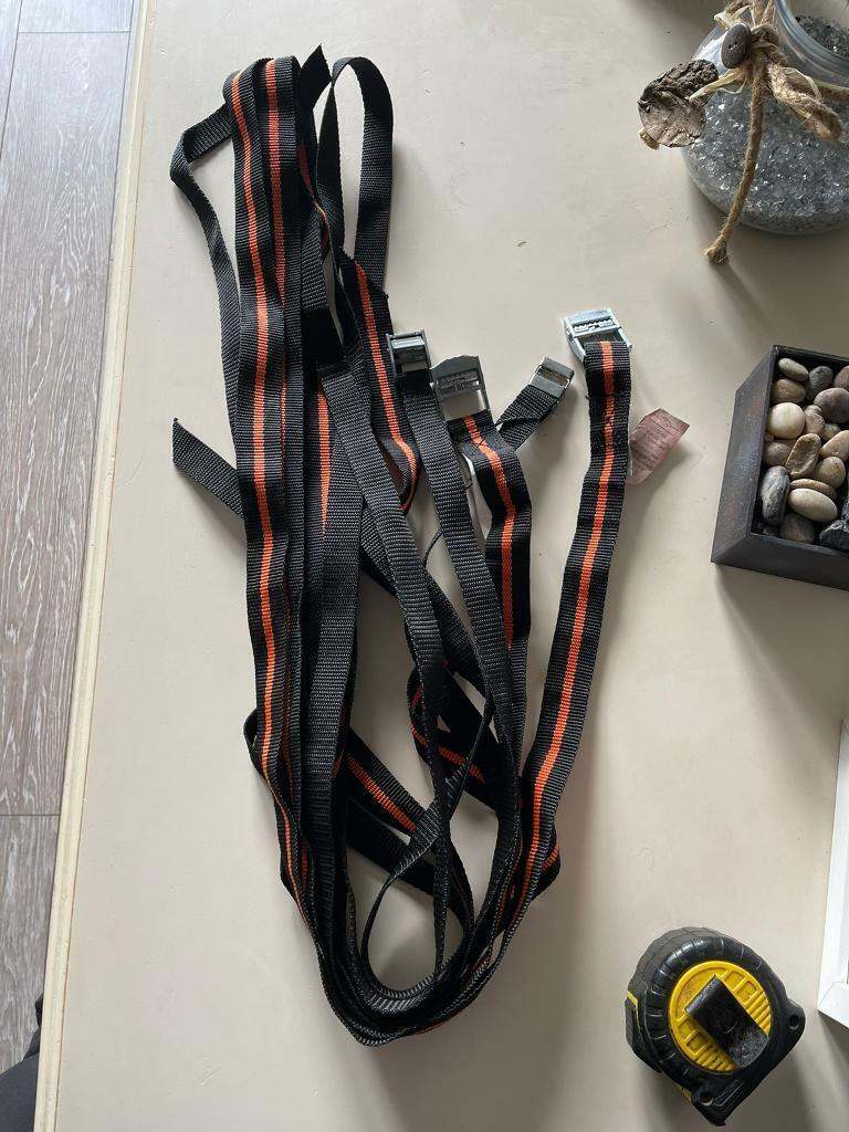 Safety straps x4, 7 ft long, ideal for roof boxes etc only £4 each 