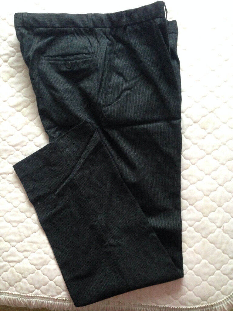 New men's flat front trousers - Size 38
