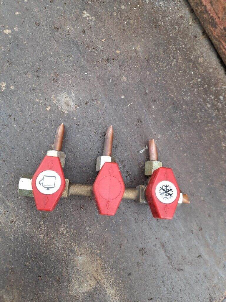 Caravan gas shut off valve