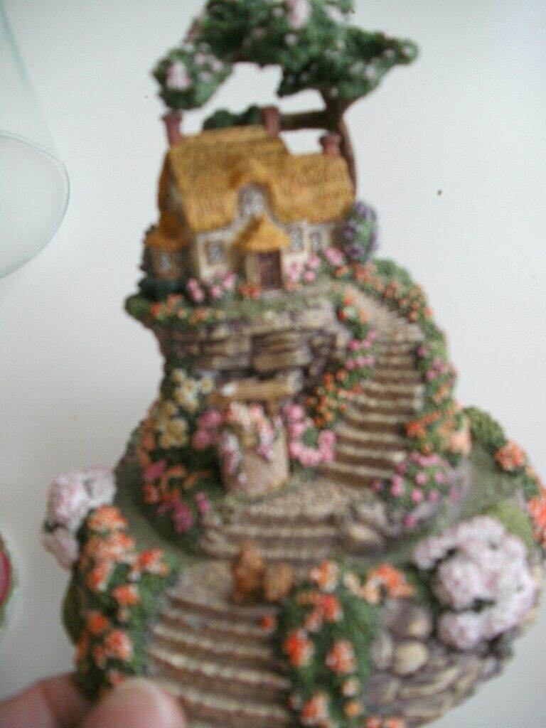 Franklin Mint Wishing Well Cottage Violet L Schwenig Limited Edition