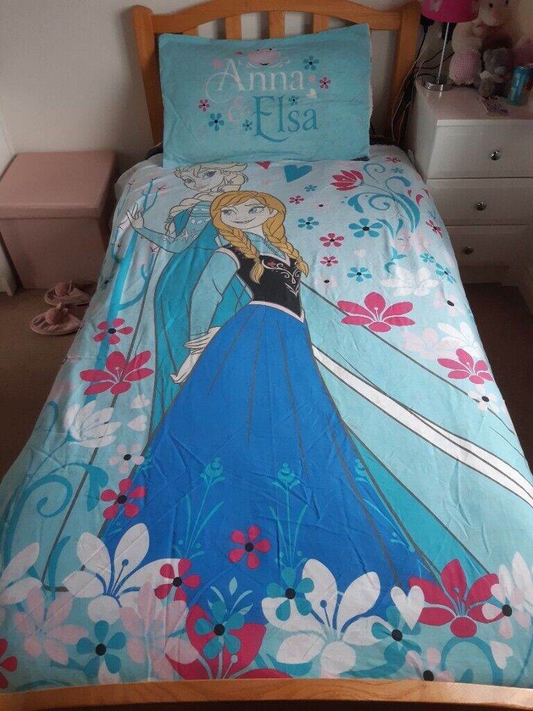 Disney Frozen single bed quilt cover - Collection Only