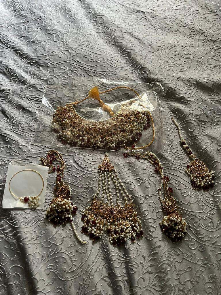 Asian bridal wedding jewellery set brand new unworn 