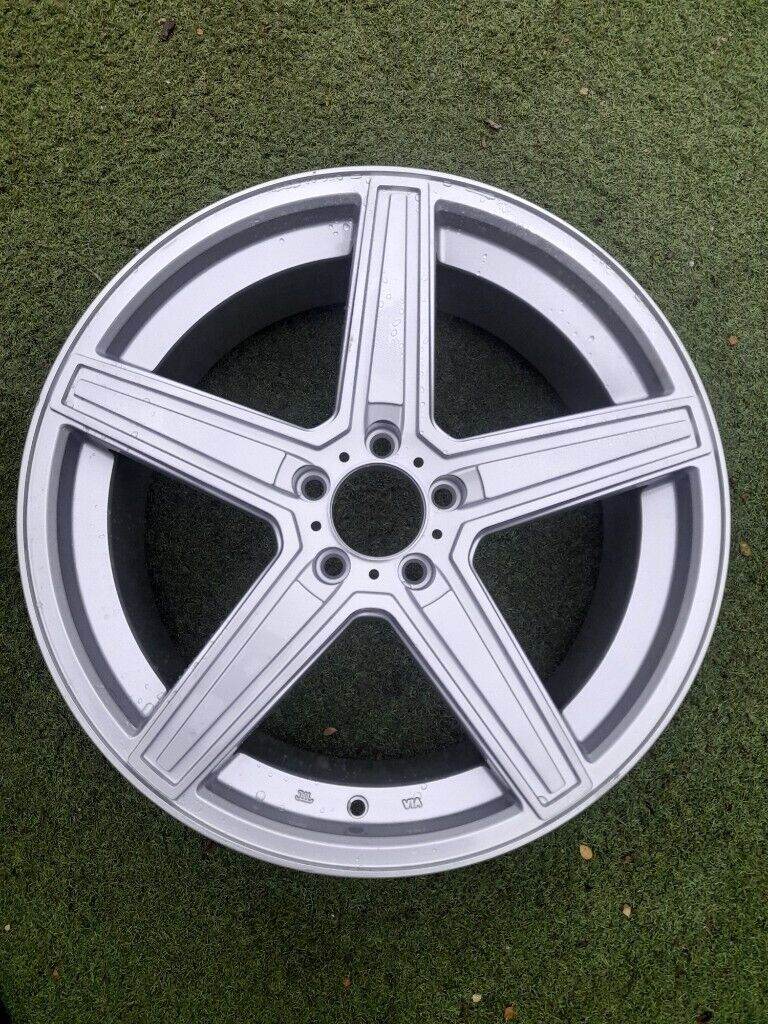 New Mercedes 19 Inch Alloy Wheel In West London Area