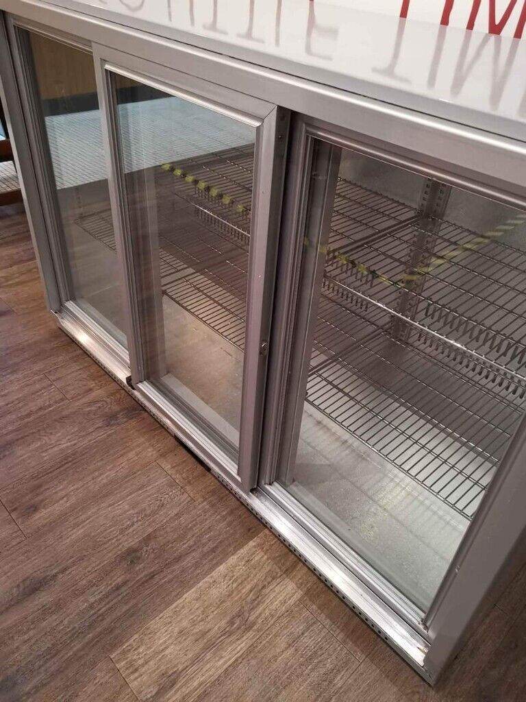 Catering trailer icecream display freezer stand refrigeration restaurant kitchen items 