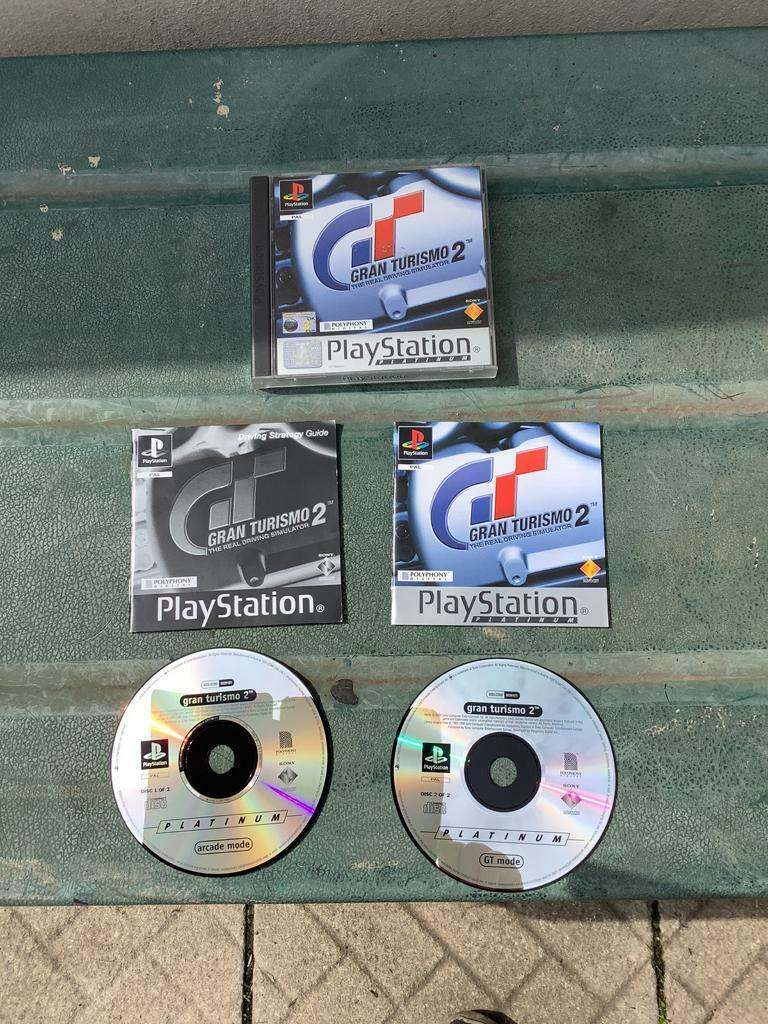 PlayStation one platinum gran turismo 2 has 2 dics