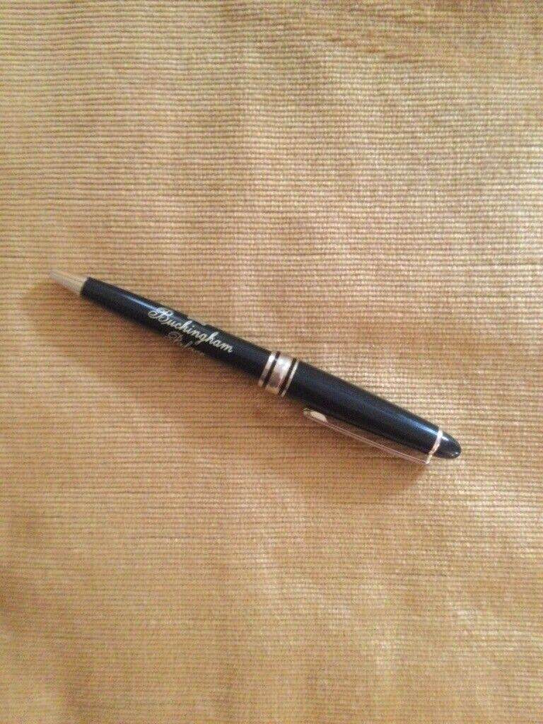 Buckingham Palace ballpoint pen 