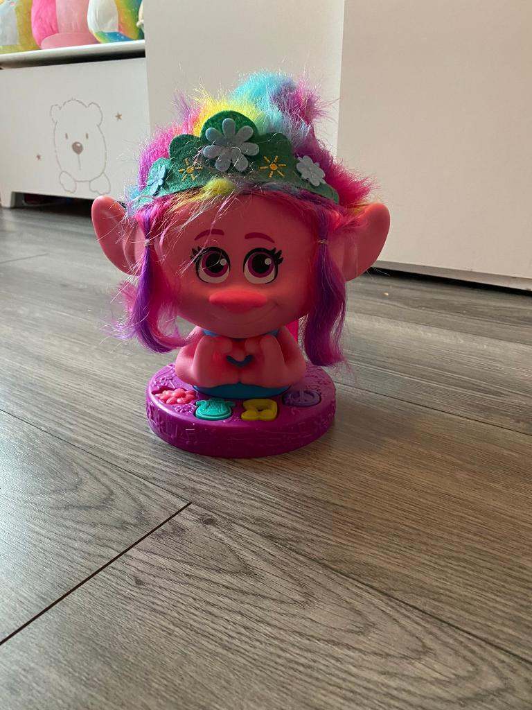 Poppy style head