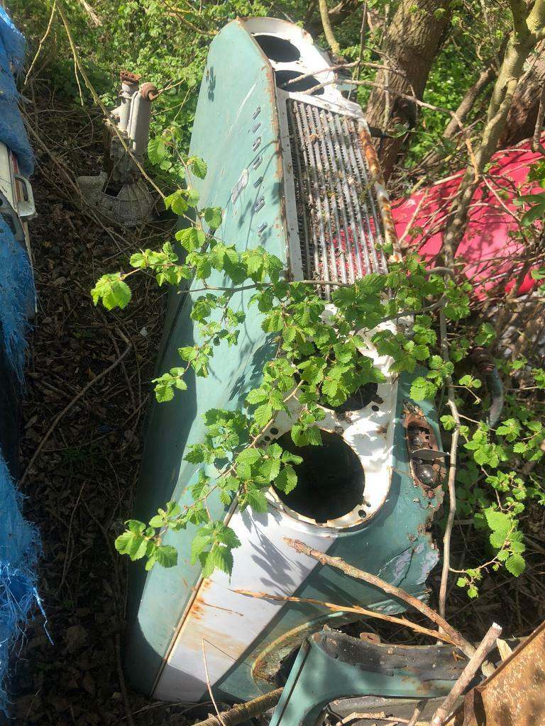 Triumph Vitesse bonnet