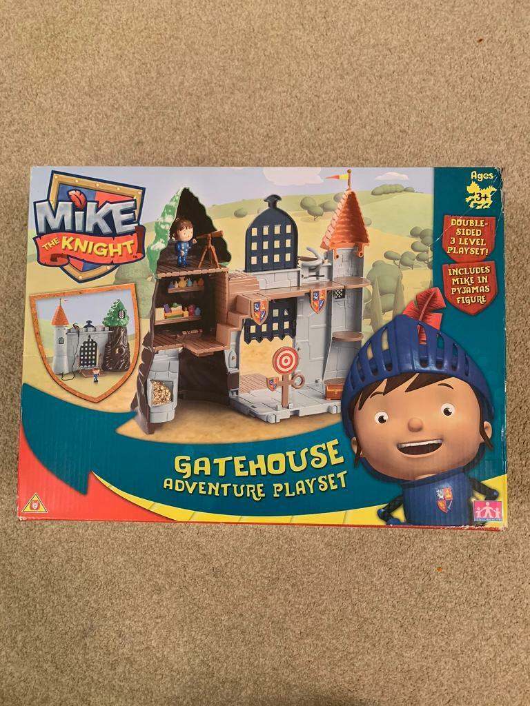 Mike the Knight gatehouse play set