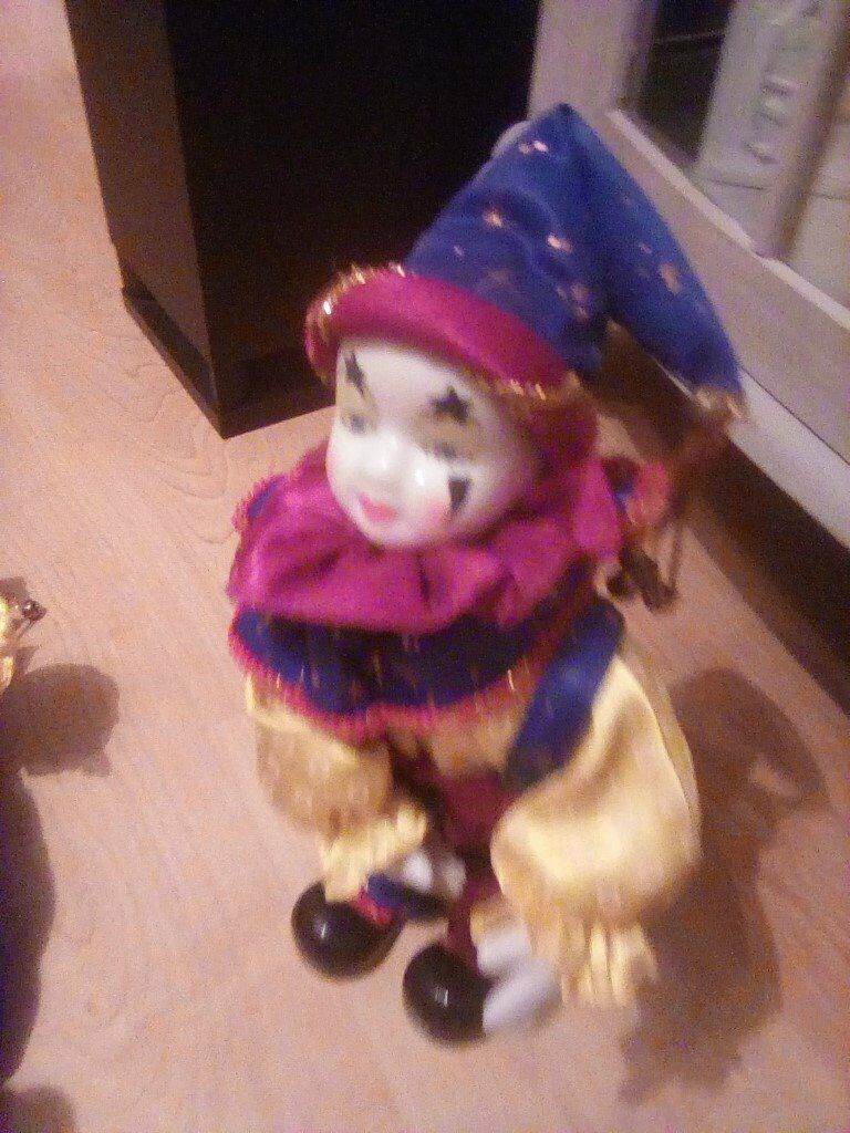  2 Wind up musical clowns