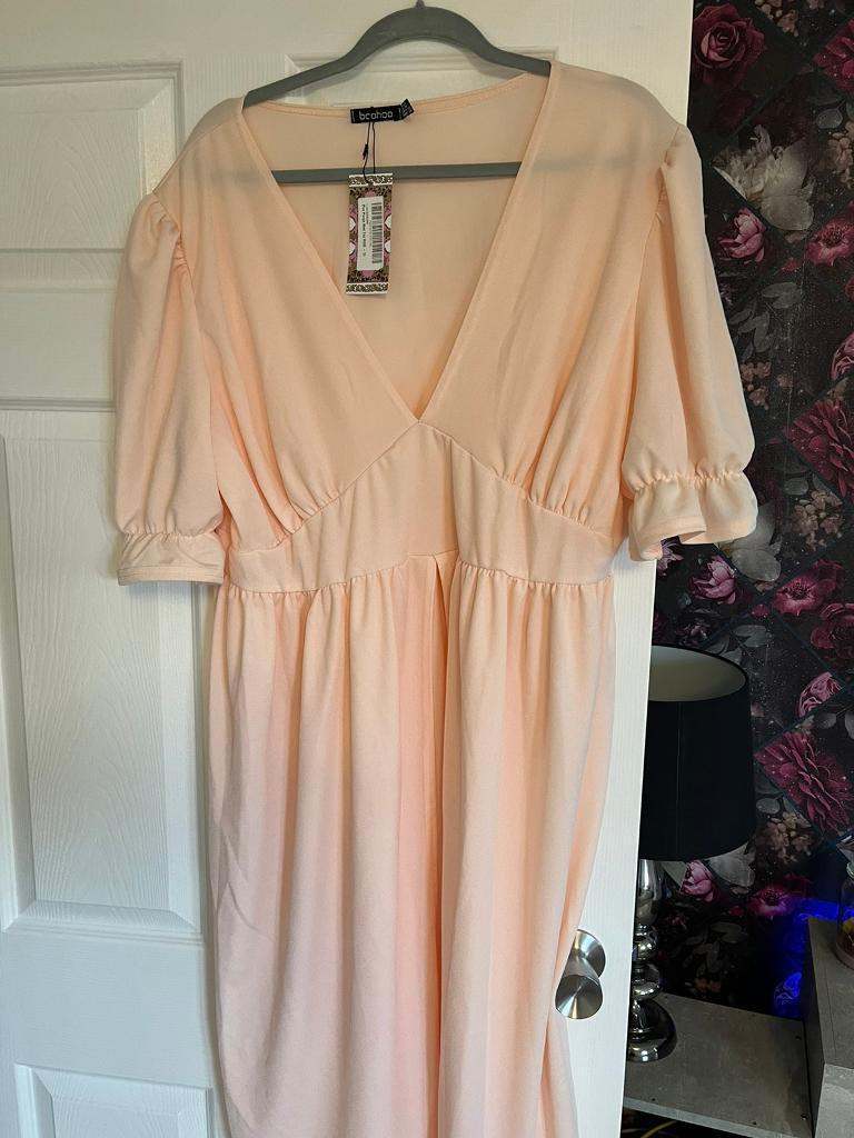 Boohoo plus plunge Maxi top Nude UK24 New with tag
