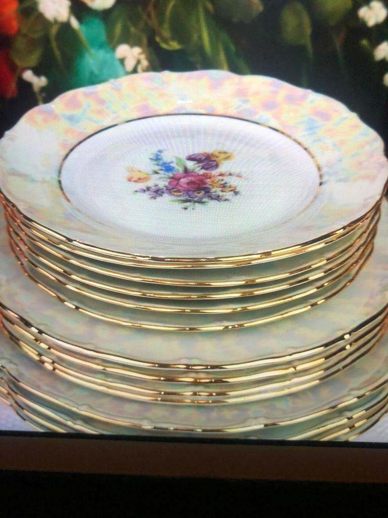 BRAND NEW DINNER SET& TEAPOT,sugar, milk bowl