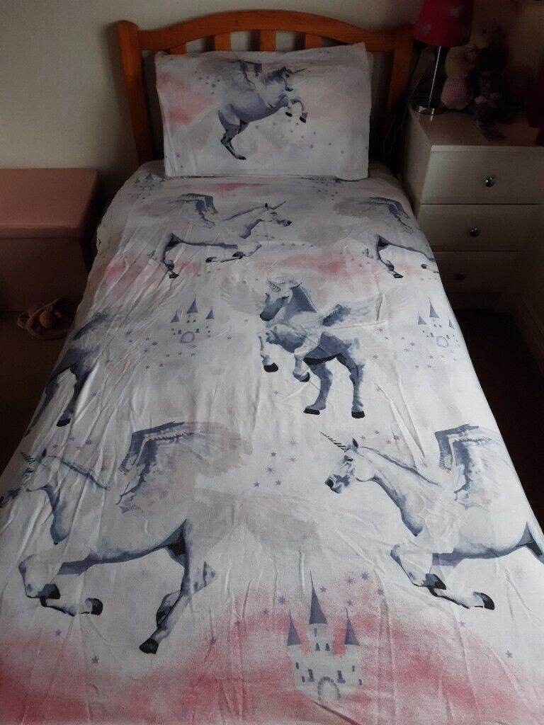 Unicorn single bed quilt cover - Collection Only 