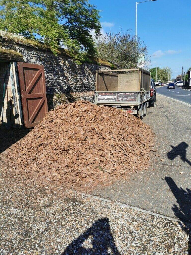 Landscape Bark / Garden Mulch / Woodchip / Play Chip, Available In All Quantities, sold by c/m