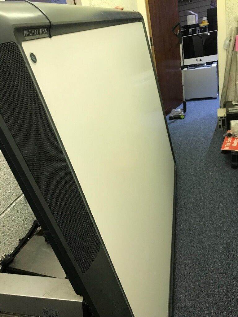 ACTIVBOARD SCREEN + MITSUBISHI EX220U PROJECTOR+PUBLISH ADDRESS AMPLIFIER MA-106