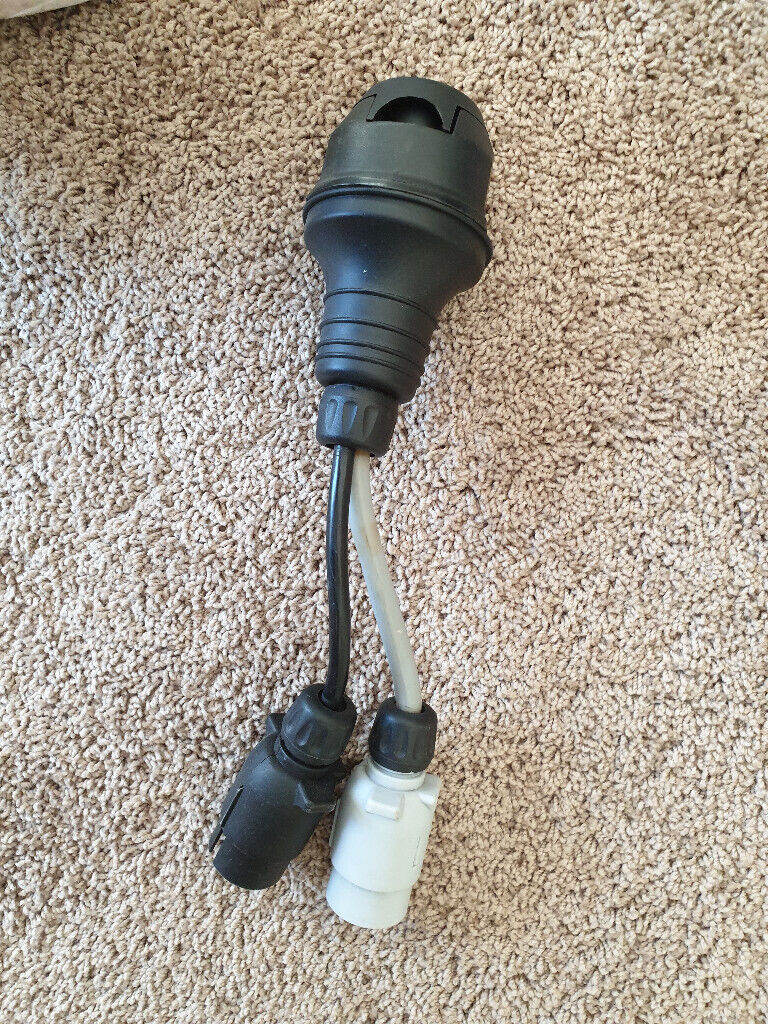 Caravan electrical towing lead - caravan 13 Pin socket and lid to two 7 pin N&S vehicle sockets