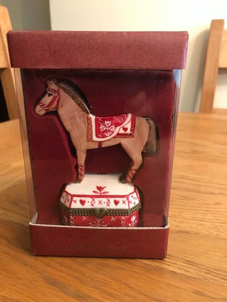 Villeroy & Boch Scandinavia Treats Horse Trinket Box/Christmas Decoration