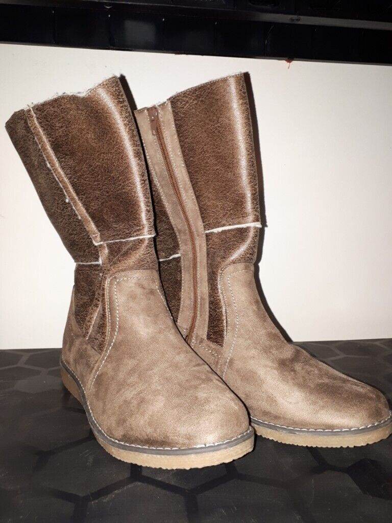 Cotton Traders Tan Sheepskin Boots - Size 7