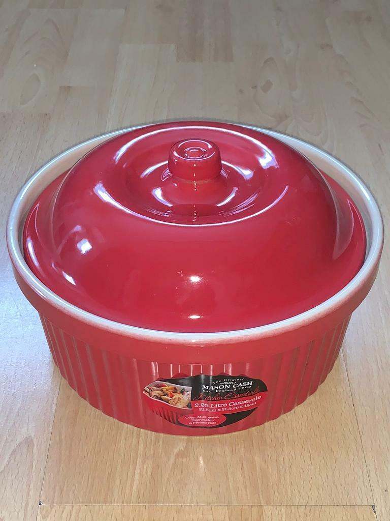 Brand New Mason Cash Limited Edition Red 2.25 Litre Casserole Dish