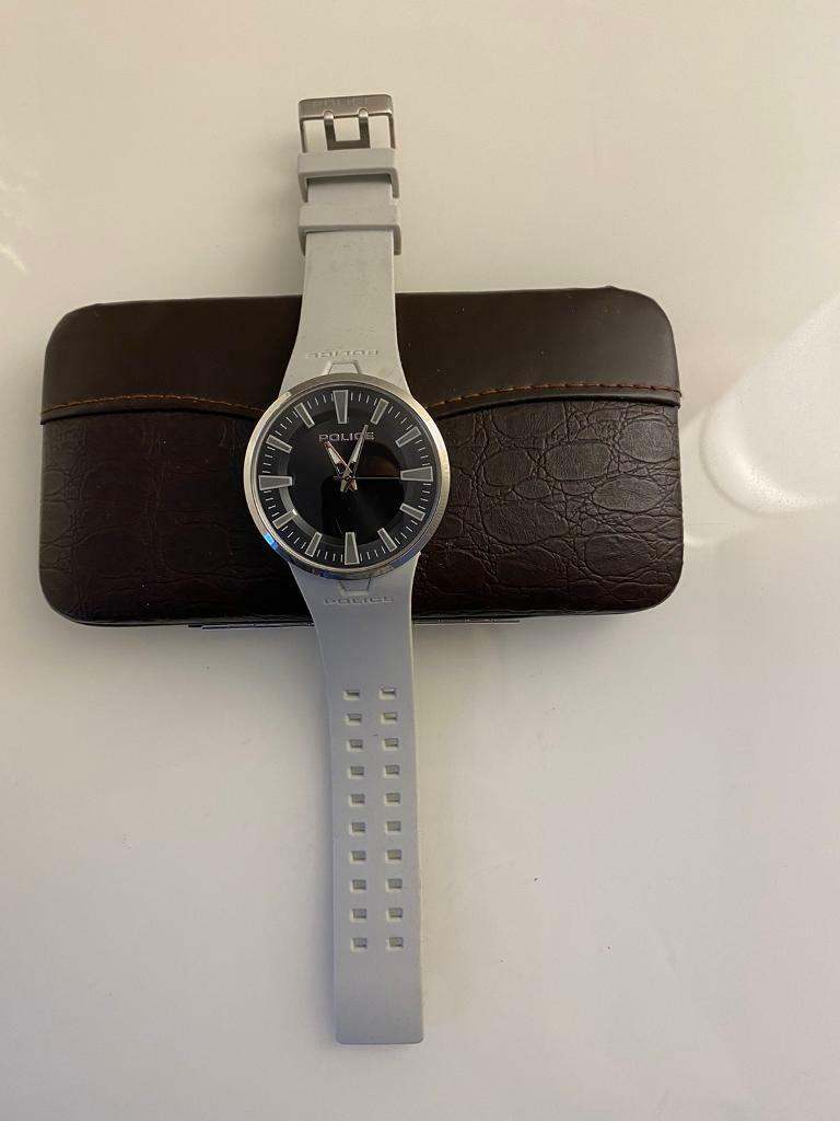 Very Rare Police Men’s Watch With Grey Resin Strap 
