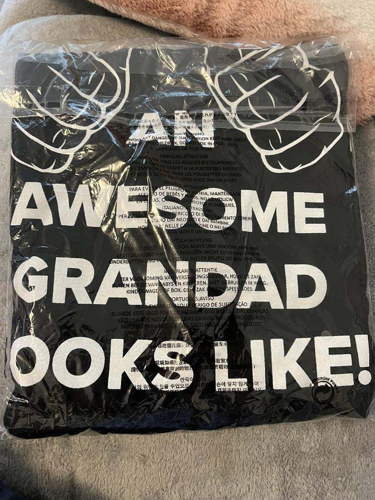 “This what an awesome grandad looks like” Logo XL T Shirt New