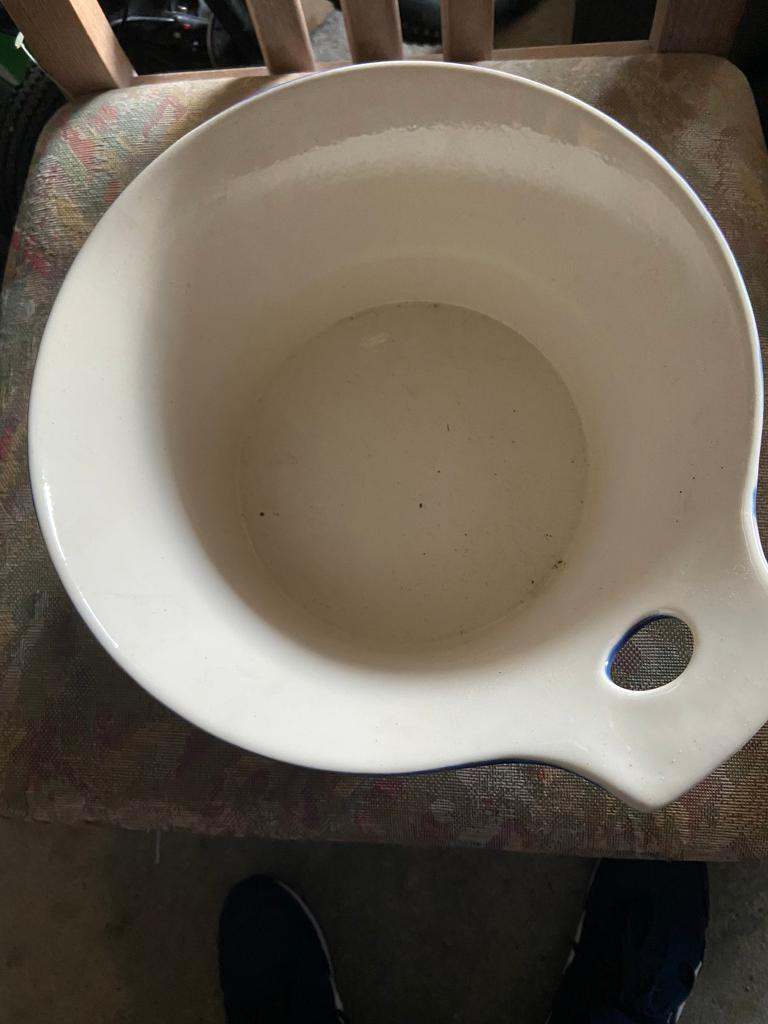 Ceramic bowl 